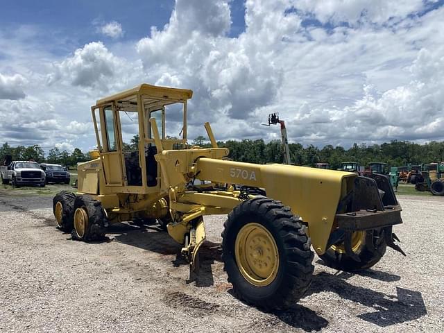 Image of John Deere 570A equipment image 3