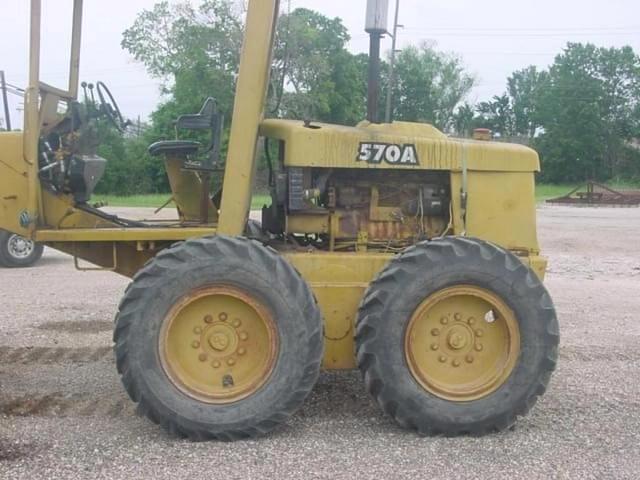 Image of John Deere 570A equipment image 1