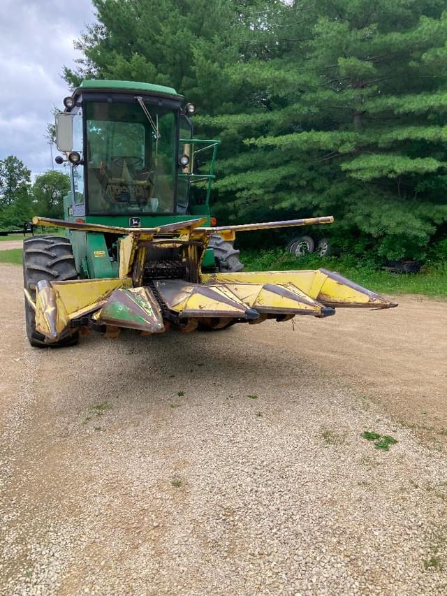 Image of John Deere 5730 equipment image 1
