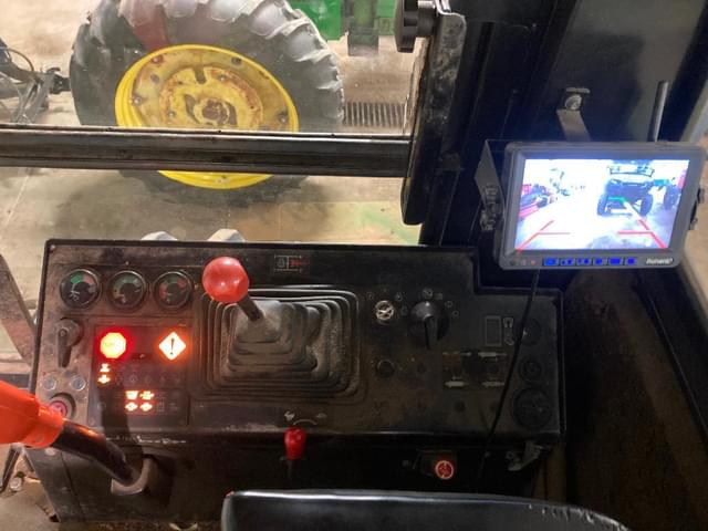 Image of John Deere 5730 equipment image 3