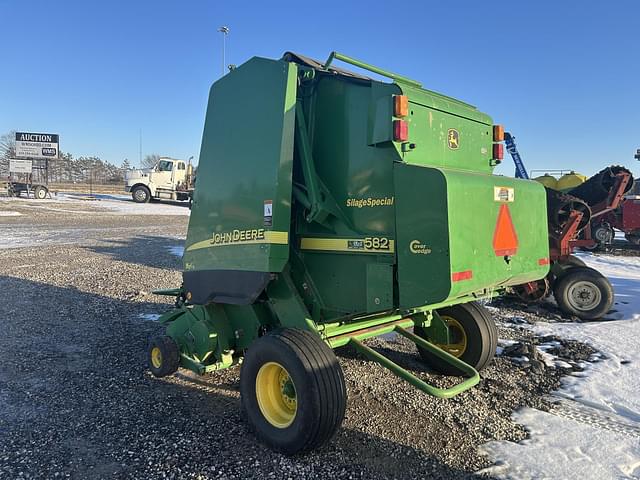 Image of John Deere 582 equipment image 3