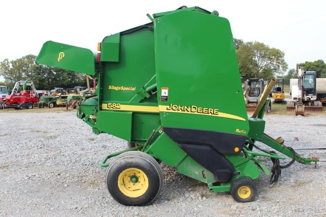 Image of John Deere 582 equipment image 4