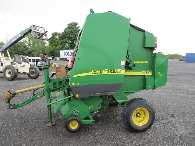 Image of John Deere 582 equipment image 2