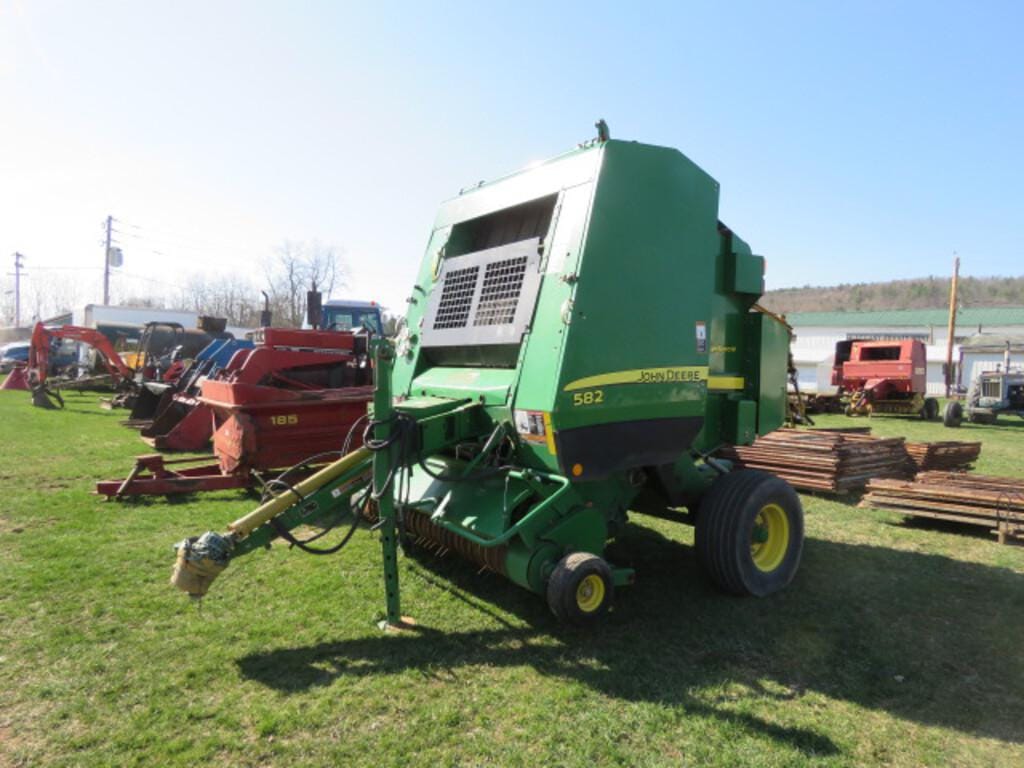 Main image John Deere 582