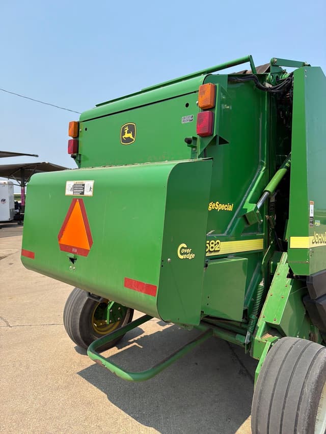Image of John Deere 582 equipment image 4