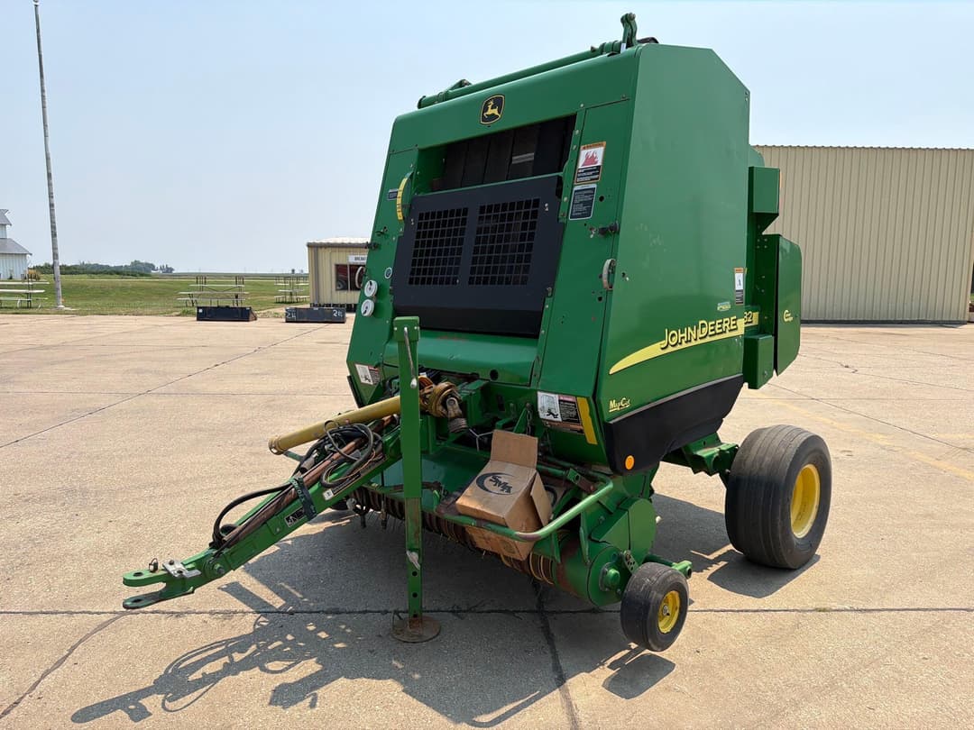 Image of John Deere 582 Primary image