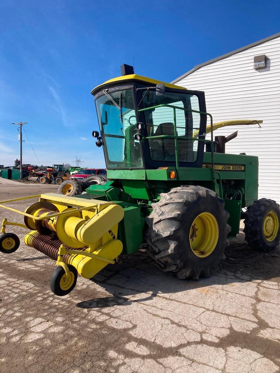 John Deere 5820 Equipment Image0