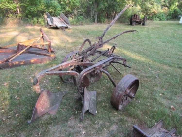 John Deere 583 Tillage Plows for Sale Tractor Zoom
