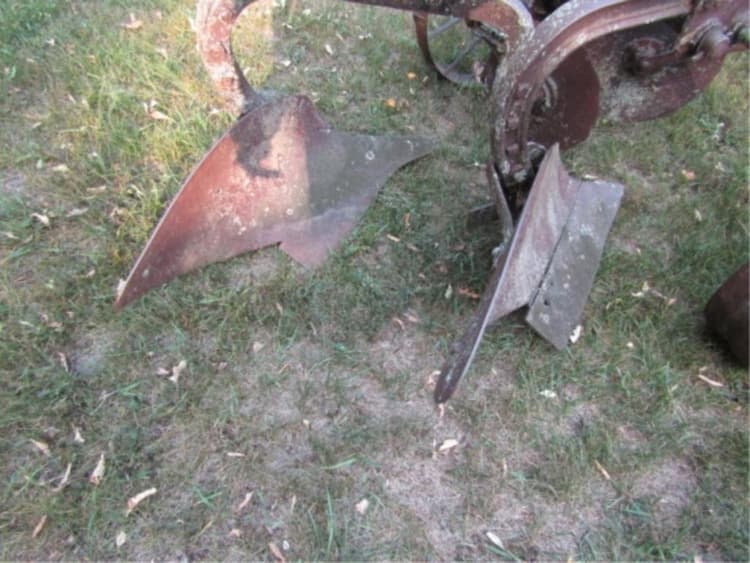 John Deere 583 Tillage Plows for Sale Tractor Zoom