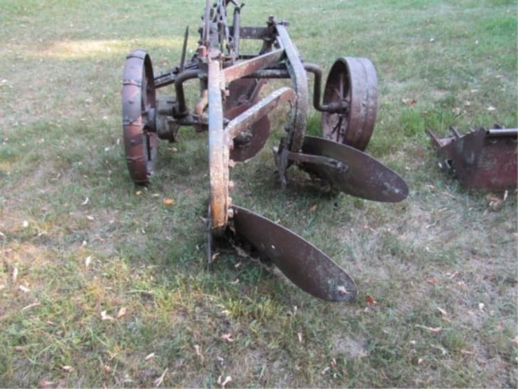 John Deere 583 Tillage Plows for Sale Tractor Zoom