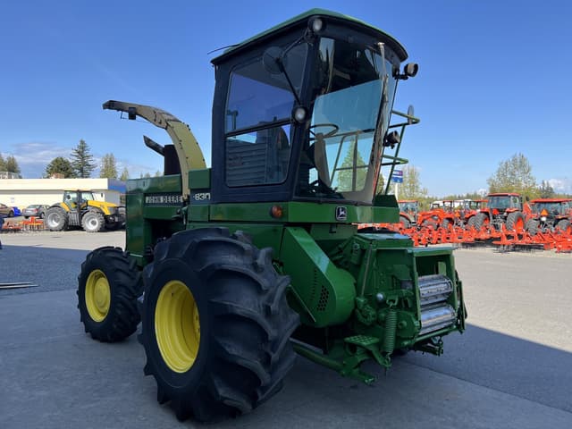 Image of John Deere 5830 equipment image 3