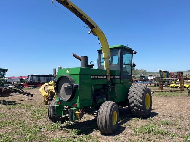 Image of John Deere 5830 equipment image 2