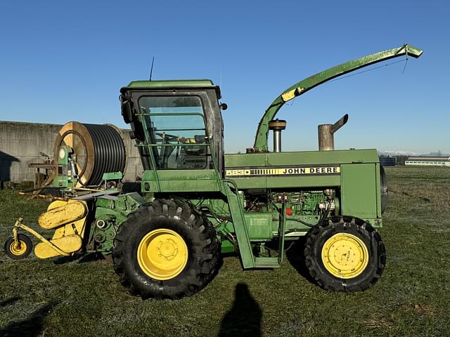 Image of John Deere 5830 equipment image 1