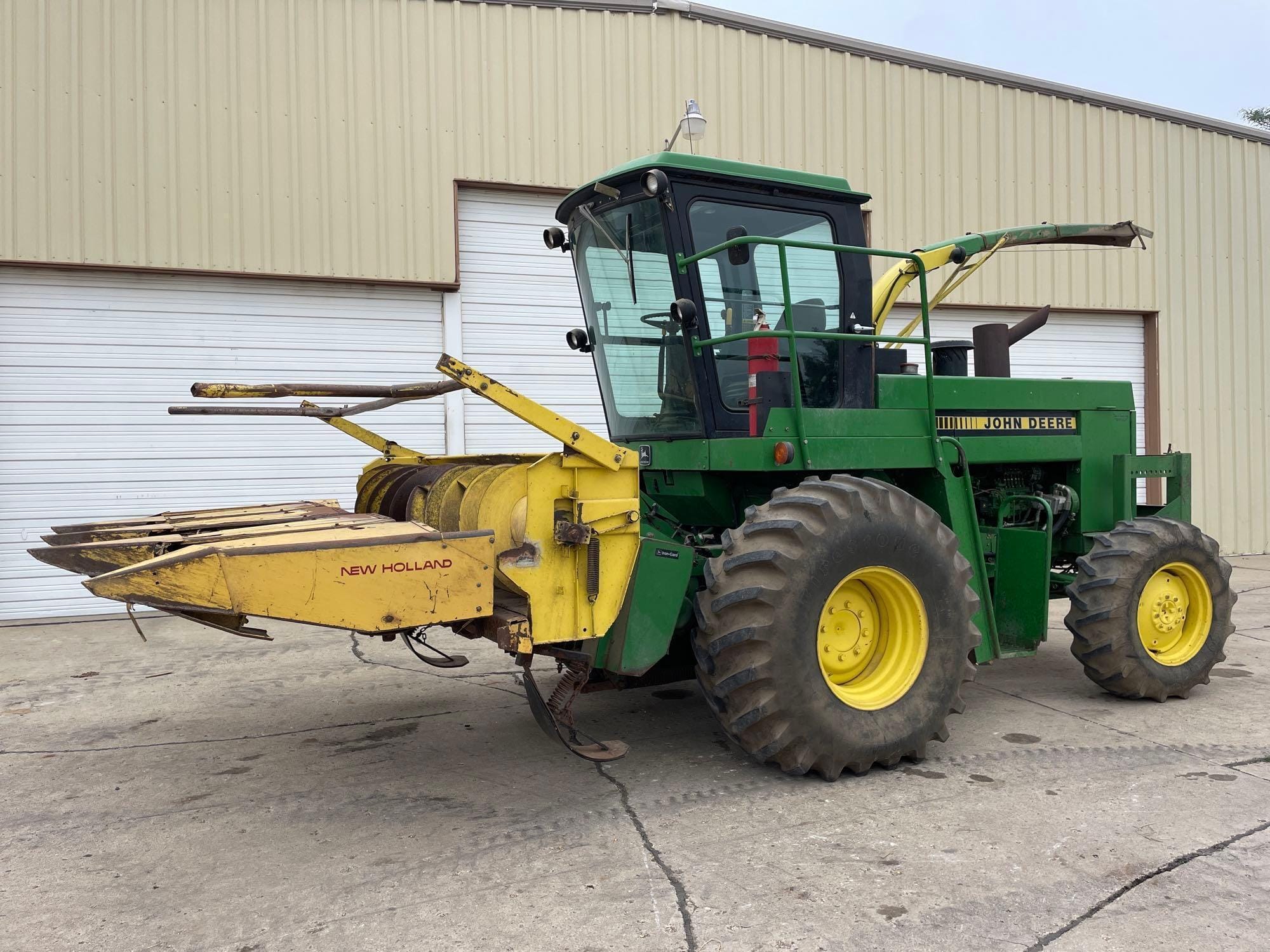 Main image John Deere 5830