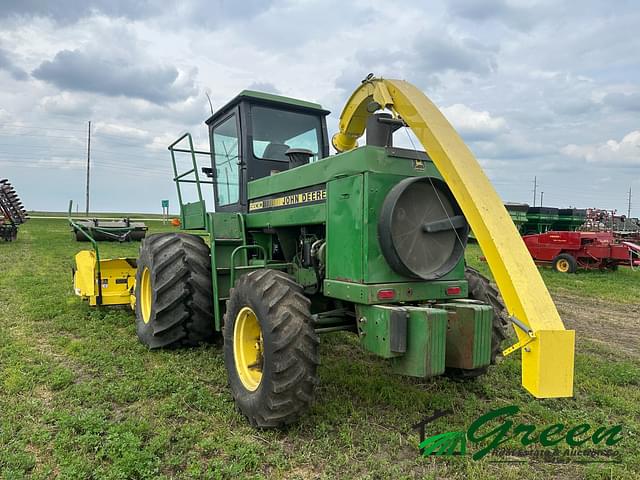 Image of John Deere 5830 equipment image 2