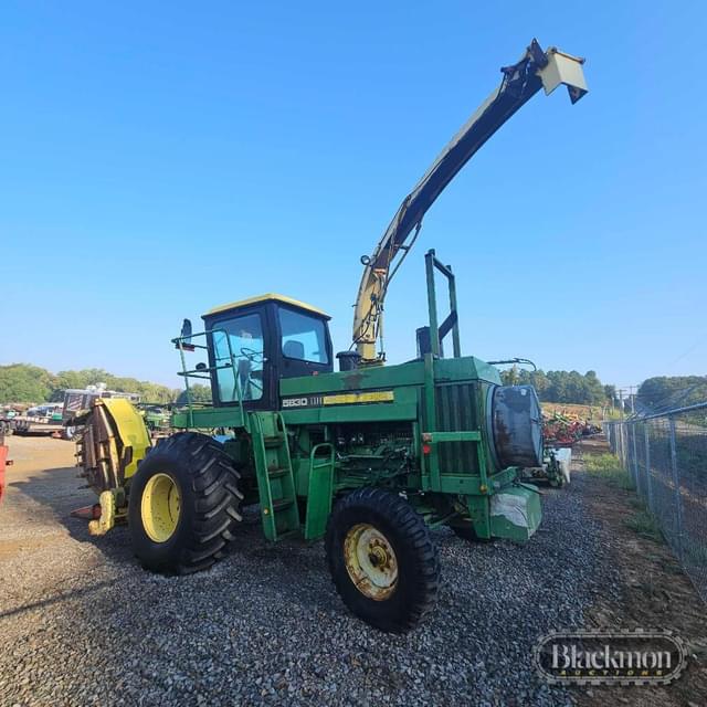 Image of John Deere 5830 equipment image 2