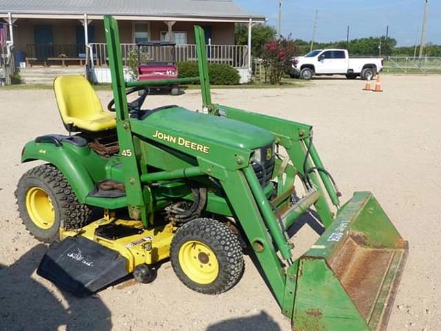 Image of John Deere 585 equipment image 2