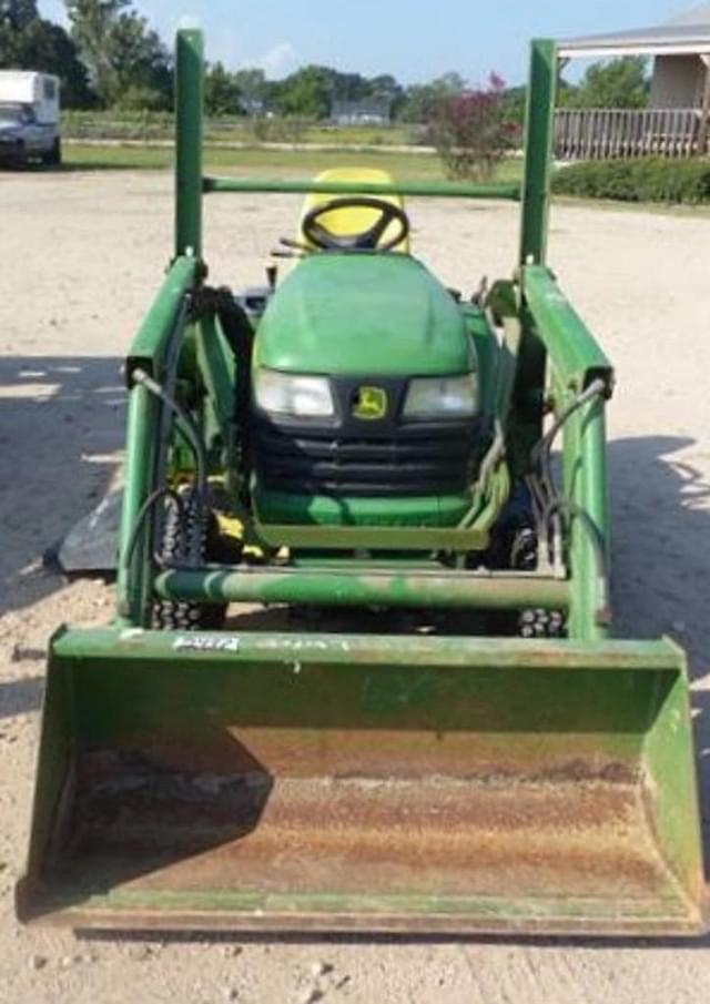 Image of John Deere 585 equipment image 1