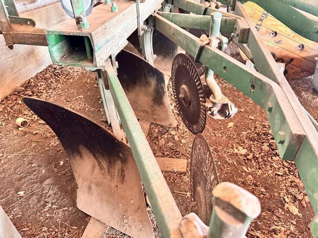 Image of John Deere 5B equipment image 3