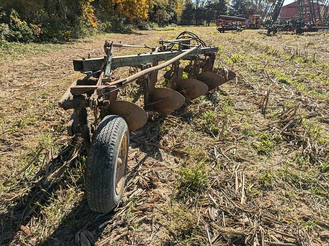 Image of John Deere 5B equipment image 2