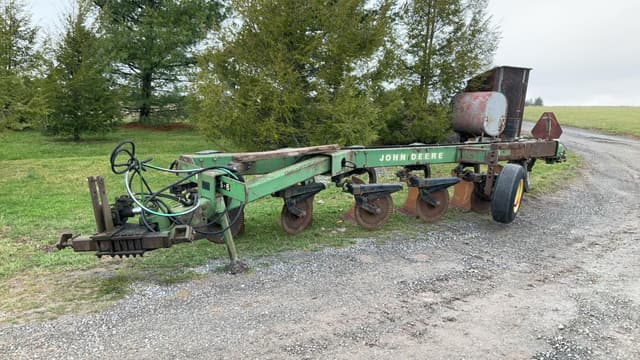 Image of John Deere 2600 equipment image 1