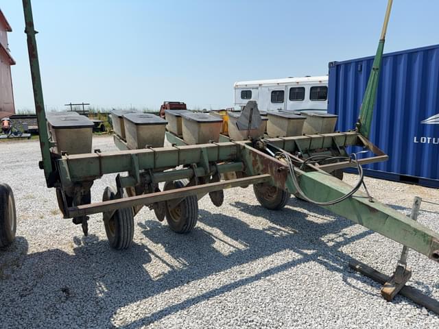 Image of John Deere 7000 equipment image 2