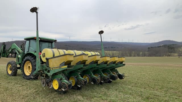 Image of John Deere 7200 equipment image 2