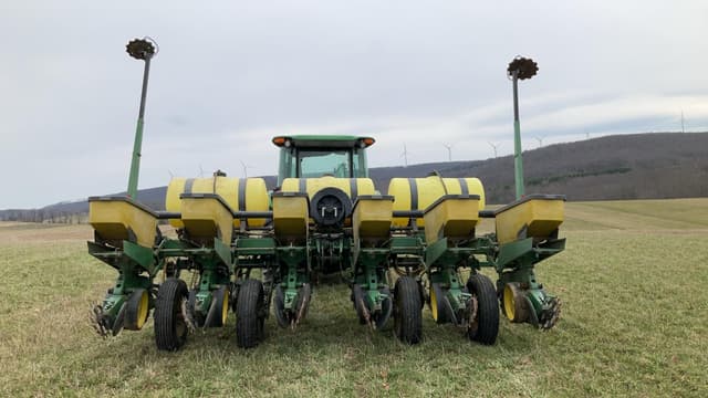 Image of John Deere 7200 equipment image 3
