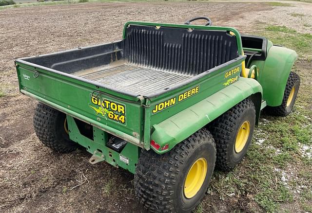Image of John Deere Gator equipment image 4