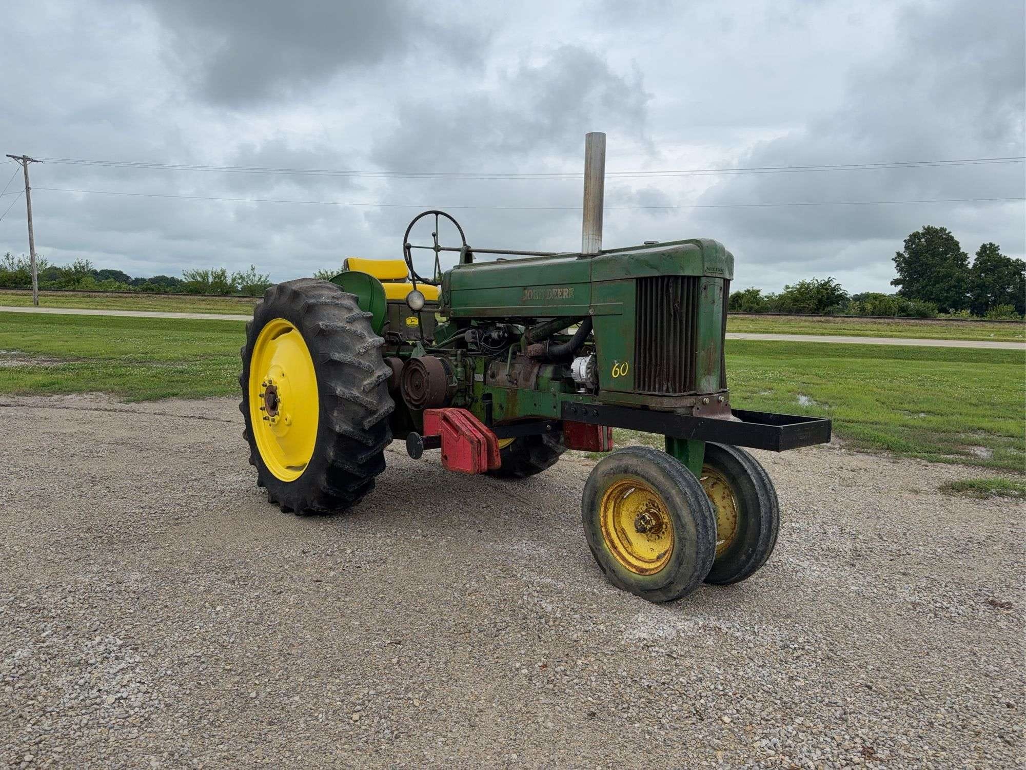 John Deere 60 Equipment Image0