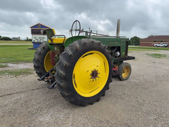 Image of John Deere 60 equipment image 2