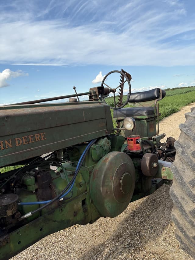 Image of John Deere 60 equipment image 3