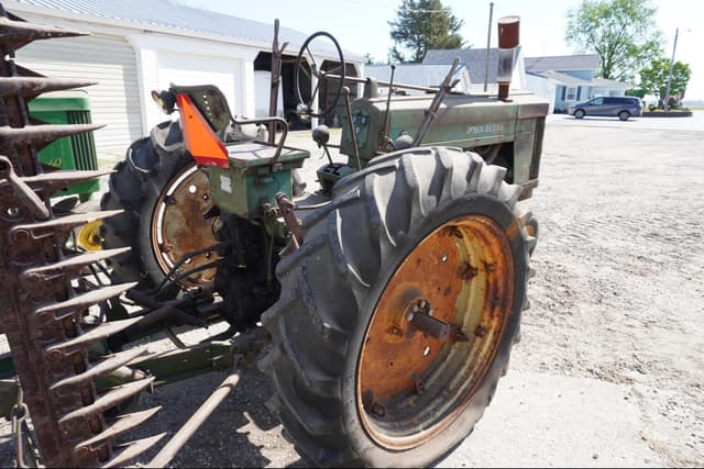 Image of John Deere 60 equipment image 4