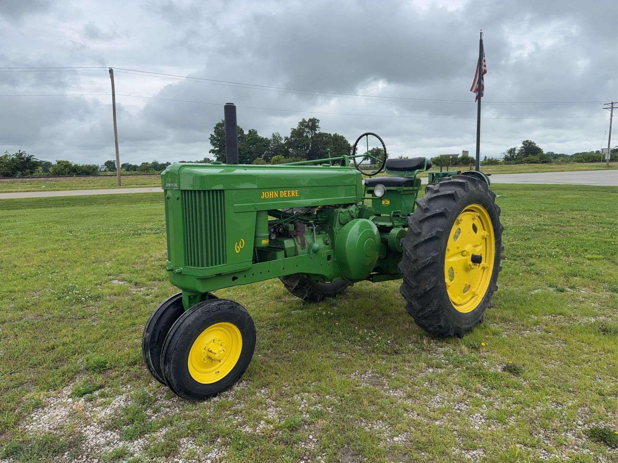John Deere 60 Equipment Image0