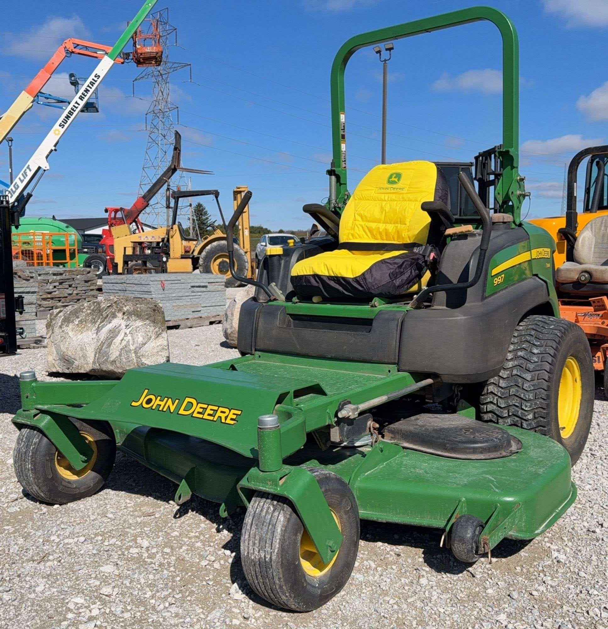 John Deere 997 Equipment Image0