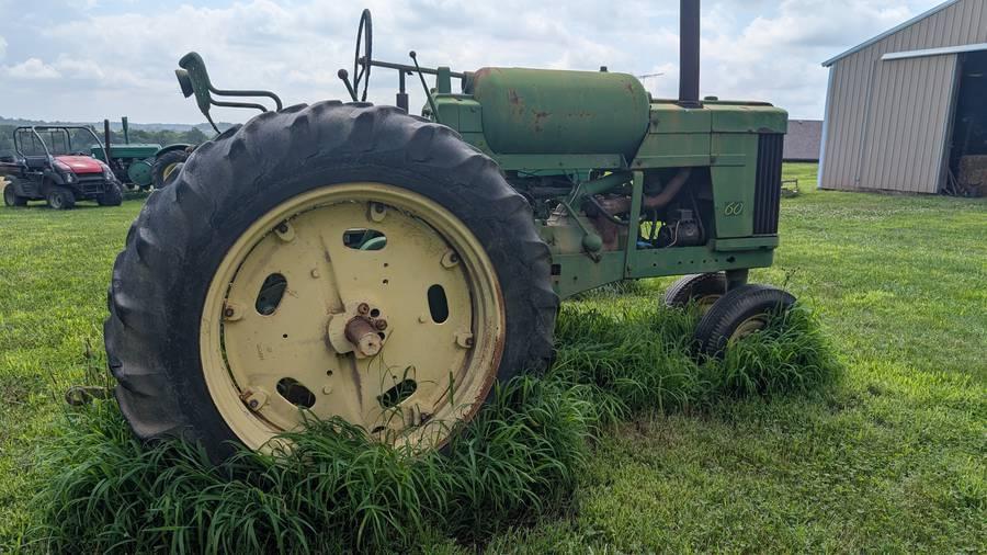 Image of John Deere 60 Image 0