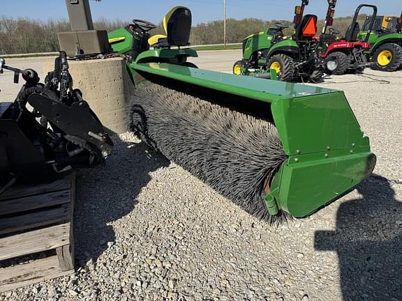 Image of John Deere 60 Heavy Duty Broom equipment image 3