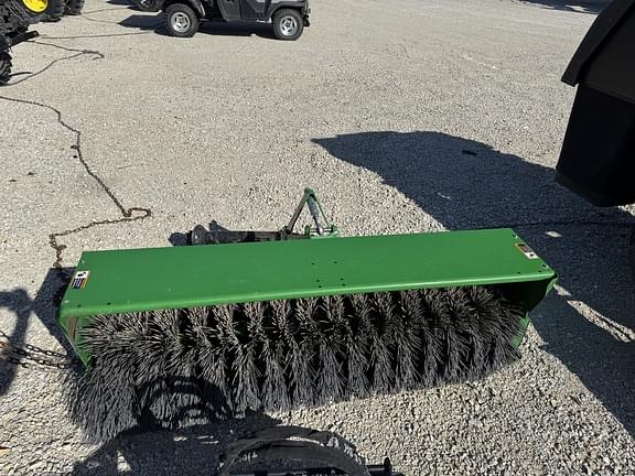 Image of John Deere 60 Heavy Duty Broom equipment image 1