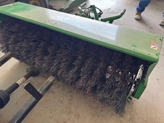 Image of John Deere 60 Heavy Duty Broom equipment image 4