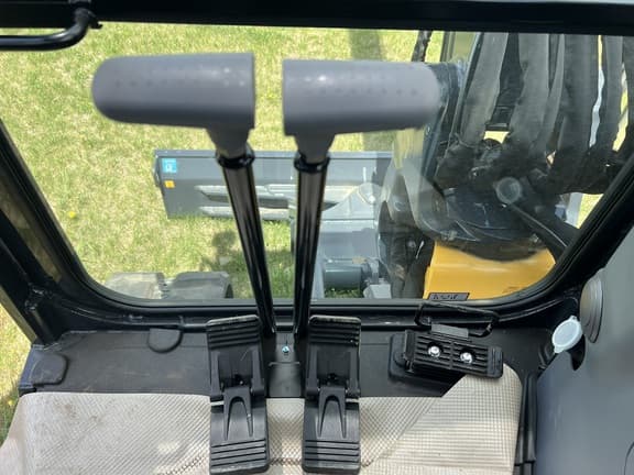 Image of John Deere 60P equipment image 2