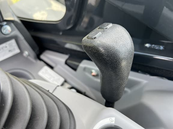 Image of John Deere 60P equipment image 4