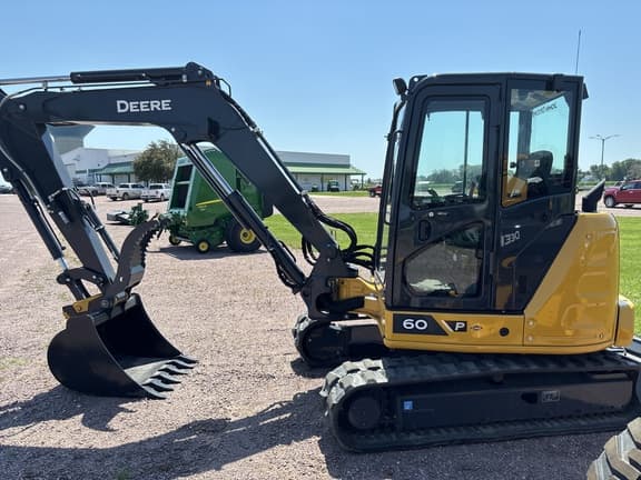 Image of John Deere 60P equipment image 2
