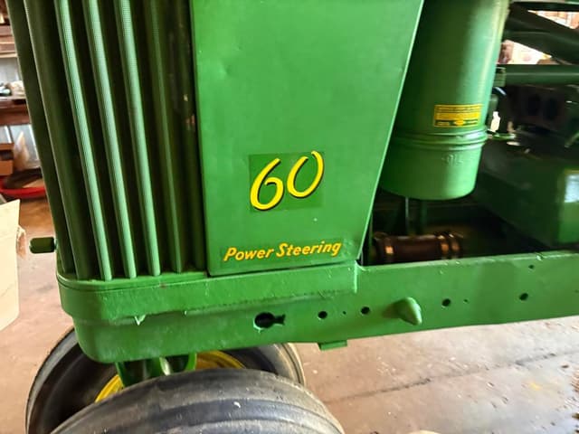 Image of John Deere 60 equipment image 3