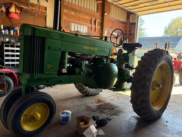 Image of John Deere 60 equipment image 2