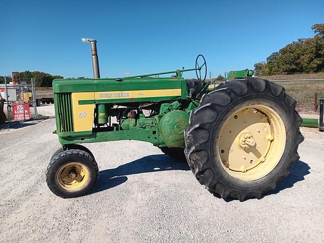 Image of John Deere 60 equipment image 2