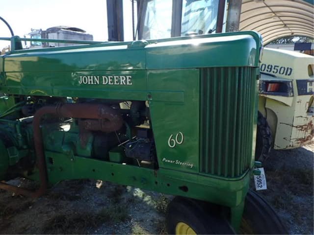 Image of John Deere 60 equipment image 2
