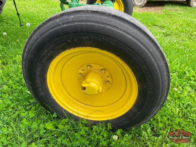 Image of John Deere 60 equipment image 3