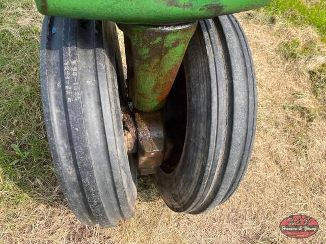 Image of John Deere 60 equipment image 3