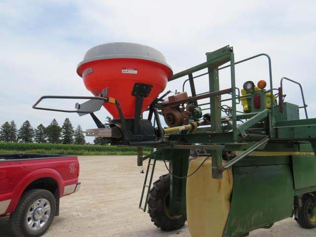 Image of John Deere 6000 equipment image 2
