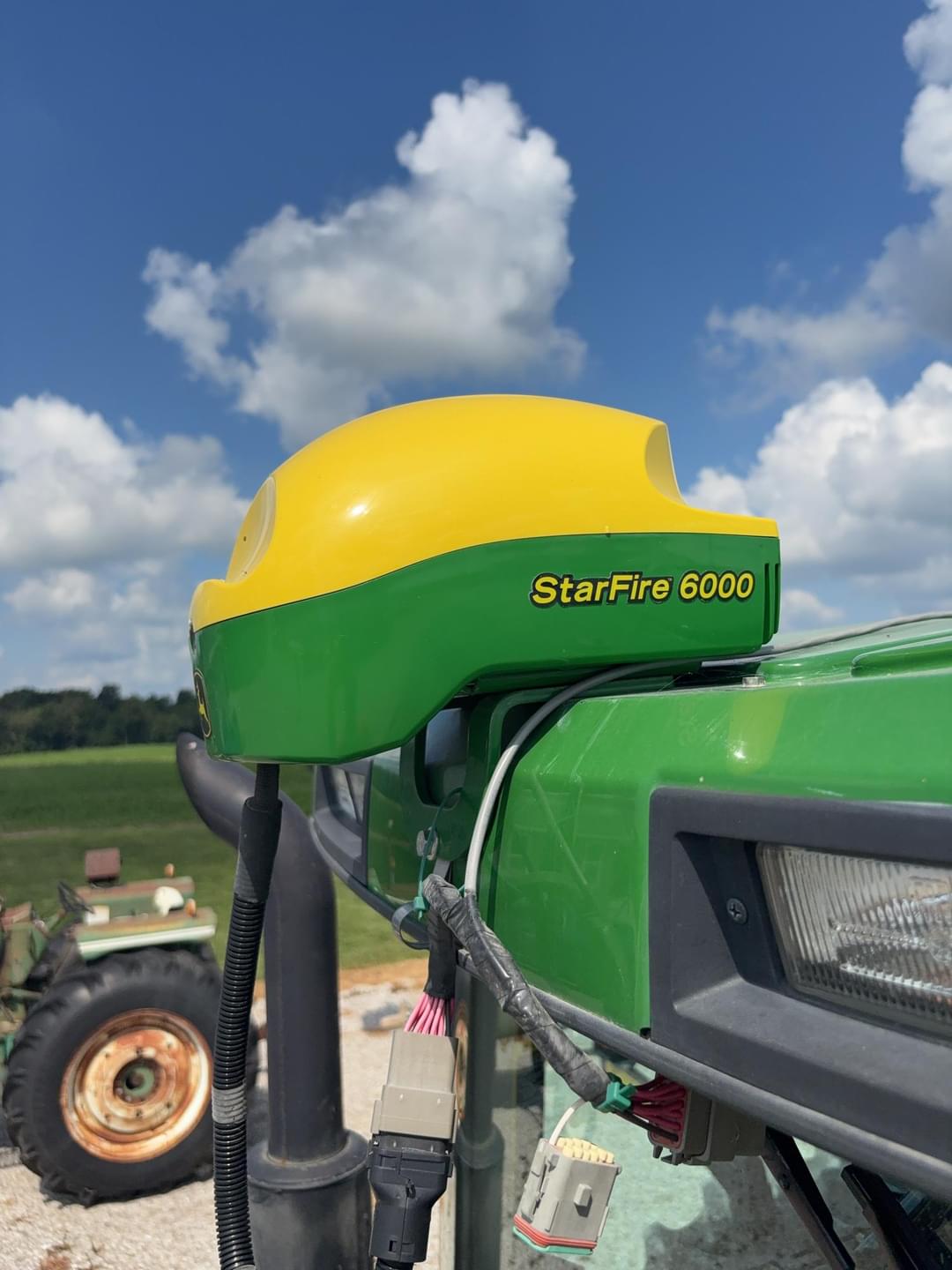 Image of John Deere StarFire 6000 Image 1